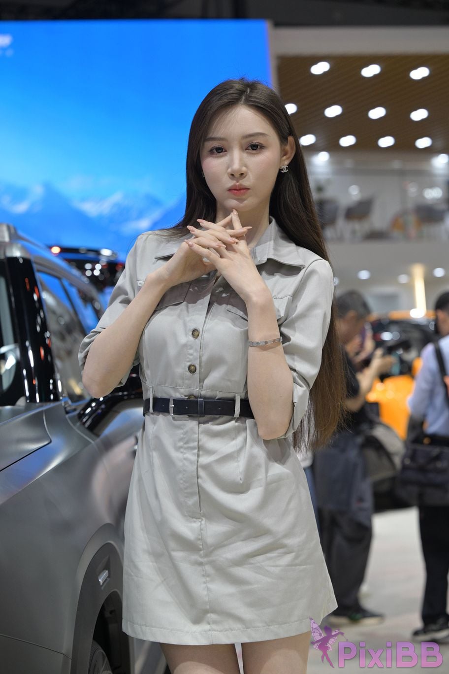 Featured Street Photography Works No.5497 S Class car model is dignified and elegant PixiBB.COM 059