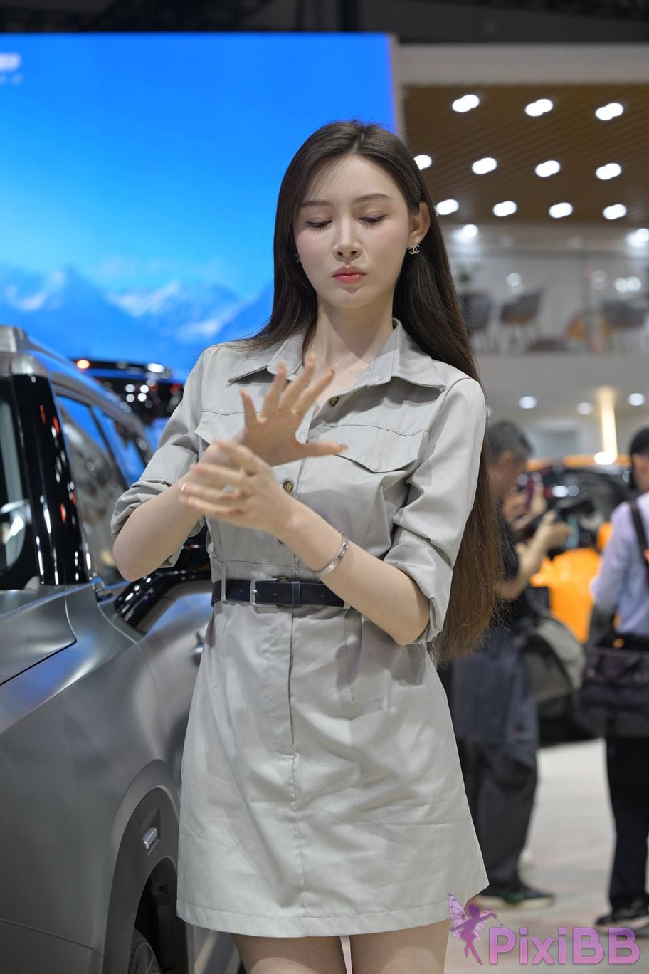 Featured Street Photography Works No.5497 S Class car model is dignified and elegant PixiBB.COM 060